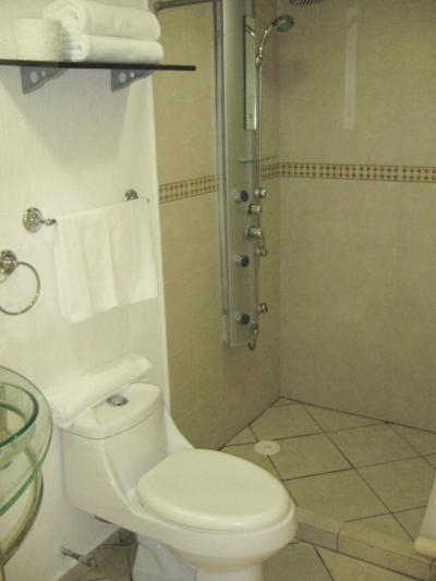 Madero Suites كواتزاكوالكوس الغرفة الصورة
